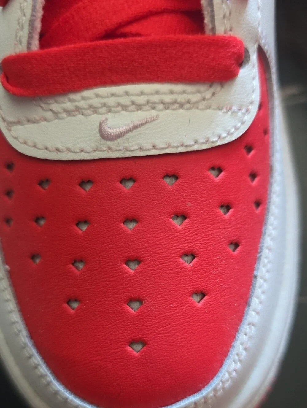 Nike Low-Top Sneakers in White and Red